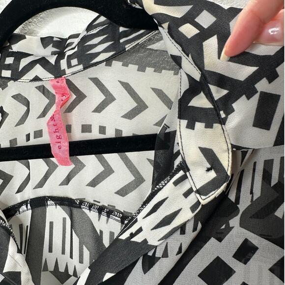 Eight Sixy Black & Gray Aztec Print Sheer Button Long Sleeve Blouse S - Picture 8 of 10